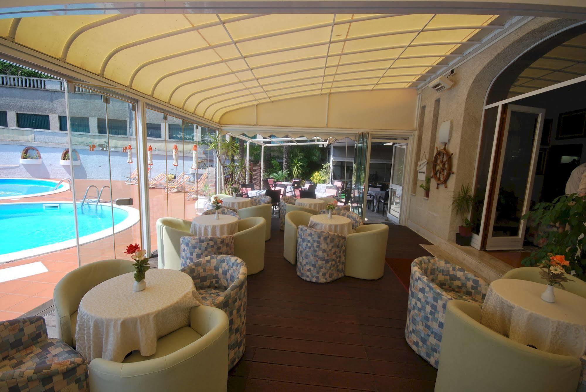 Hotel Paco Pietra Ligure Exterior foto